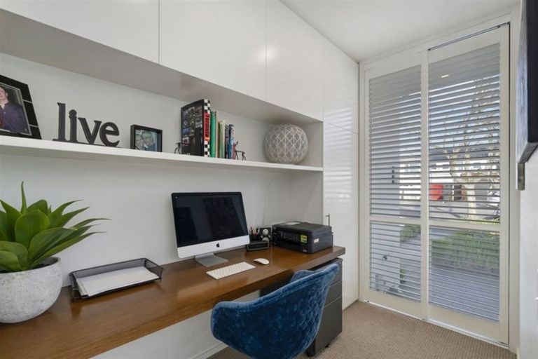 Photo of property in 54 Gracefield Avenue, Christchurch Central, Christchurch, 8013