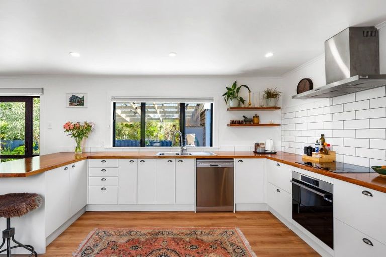 Photo of property in 9 Allens Lane, Clive, 4102