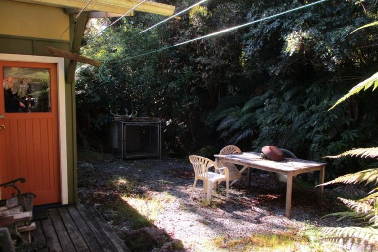 Photo of property in 41 Lake View Terrace, Moana, 7875