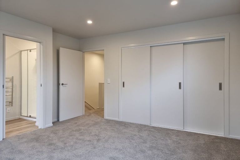 Photo of property in 2/338 Oxford Terrace, Avalon, Lower Hutt, 5011