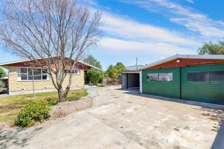 Photo of property in 1 Fraser Place, Rangiora, 7400