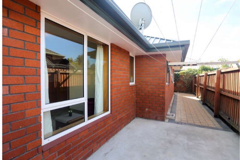 Photo of property in 1/36 Apsley Drive, Avonhead, Christchurch, 8042