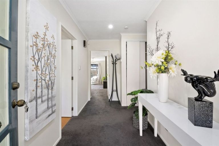 Photo of property in 274 Memorial Avenue, Burnside, Christchurch, 8053