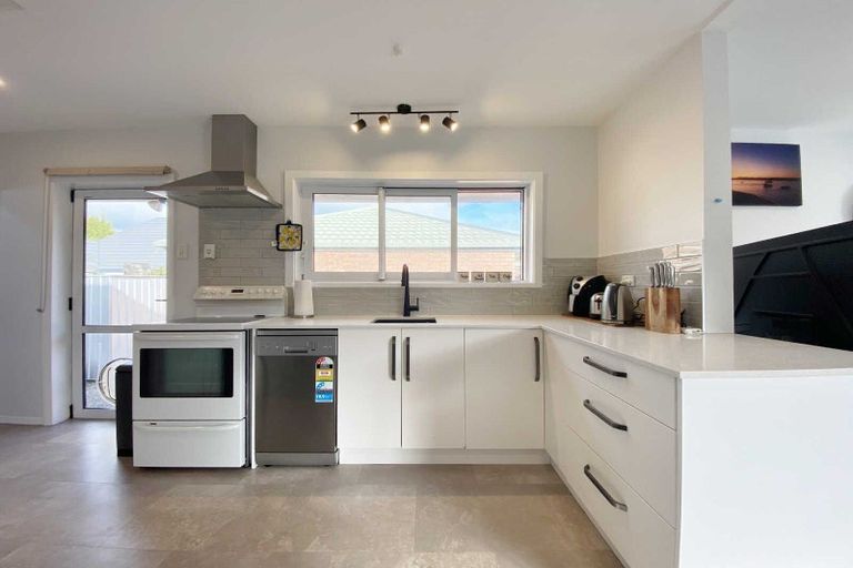 Photo of property in 1/18 Awatea Road, Hornby, Christchurch, 8042