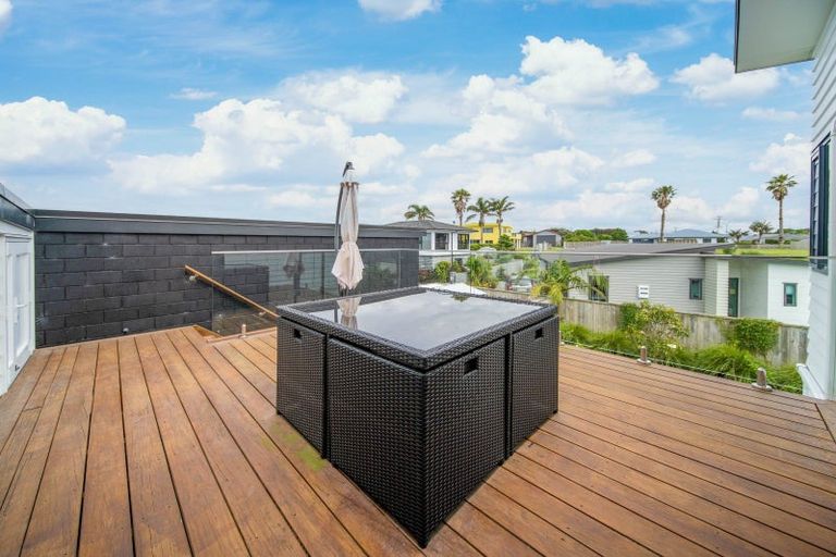 Photo of property in 14 Mariners Haven, One Tree Point, 0118