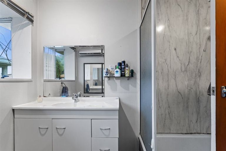 Photo of property in 3 Tralee Place, Bishopdale, Christchurch, 8053