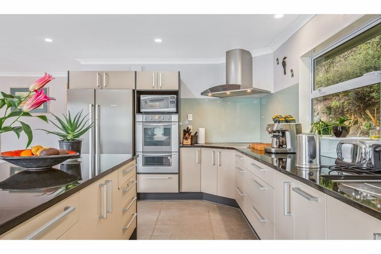 Photo of property in 10 Faris Crescent, Wainuiomata, Lower Hutt, 5014