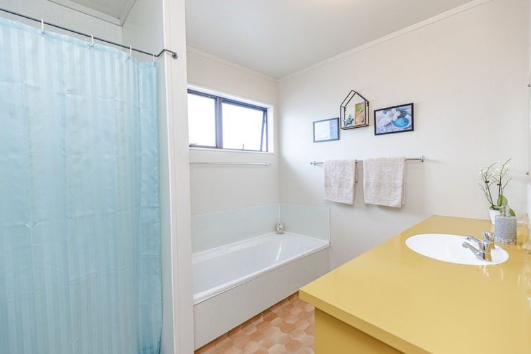 Photo of property in 8 Karyn Street, Castlecliff, Whanganui, 4501