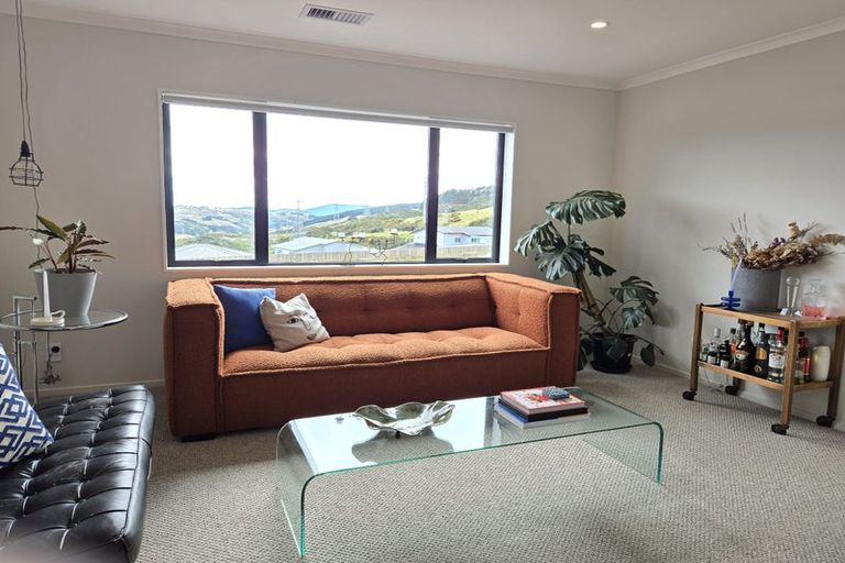 Photo of property in 1 Saba Way, Grenada Village, Wellington, 6037