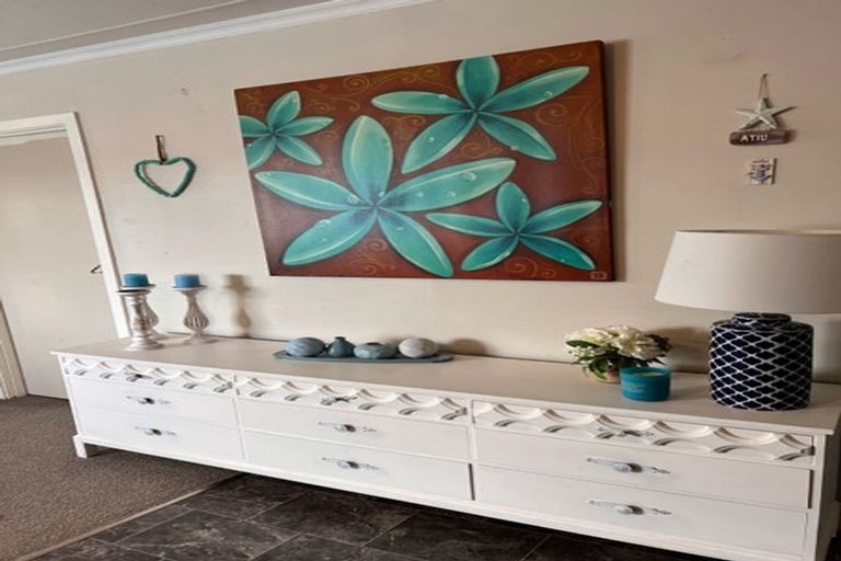 Photo of property in 16a Hall Place, Foxton Beach, Foxton, 4815