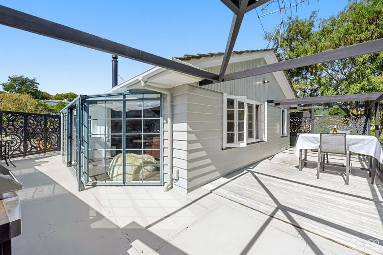 Photo of property in 10 Dowling Grove, Silverstream, Upper Hutt, 5019