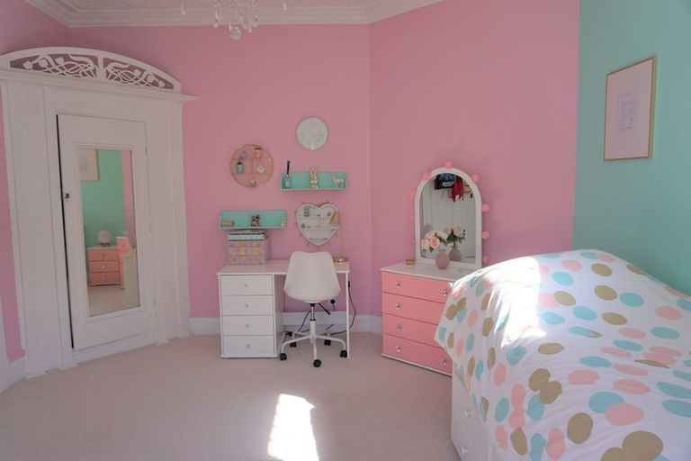 Photo of property in 20 Adderley Terrace, Ravensbourne, Dunedin, 9022