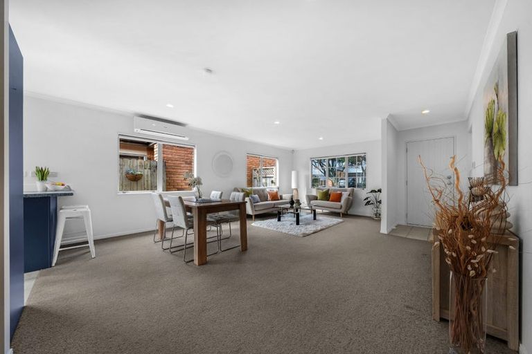 Photo of property in 24 Espalier Drive, Henderson, Auckland, 0612