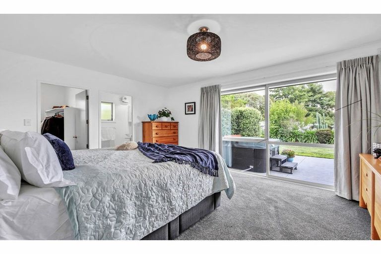 Photo of property in 17 Mclean Drive, Leithfield, Amberley, 7481