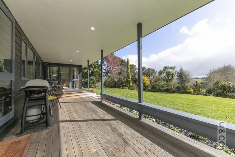 Photo of property in 166 Rimmer Road, Helensville, 0875