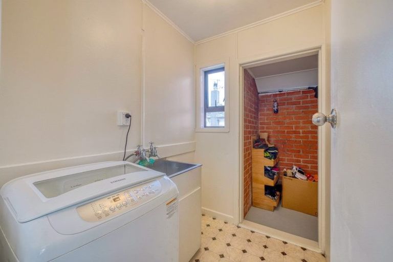 Photo of property in 24 Seddon Avenue, Papatoetoe, Auckland, 2104