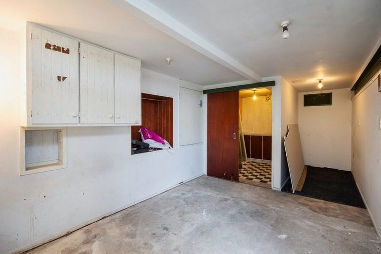 Photo of property in 21 Waitaki Street, Henderson, Auckland, 0612