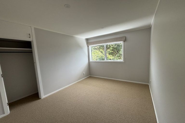 Photo of property in 42 Versailles Street, Karori, Wellington, 6012