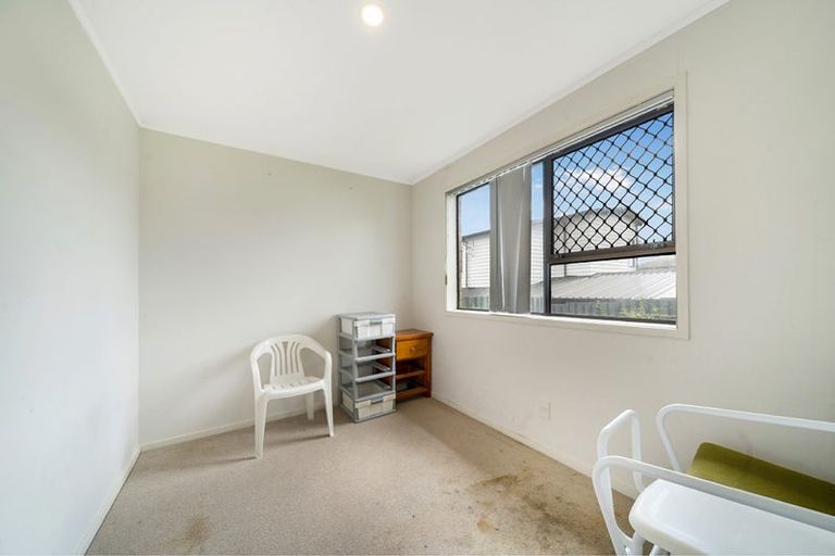 Photo of property in 1/1 Wattle Street, New Lynn, Auckland, 0600