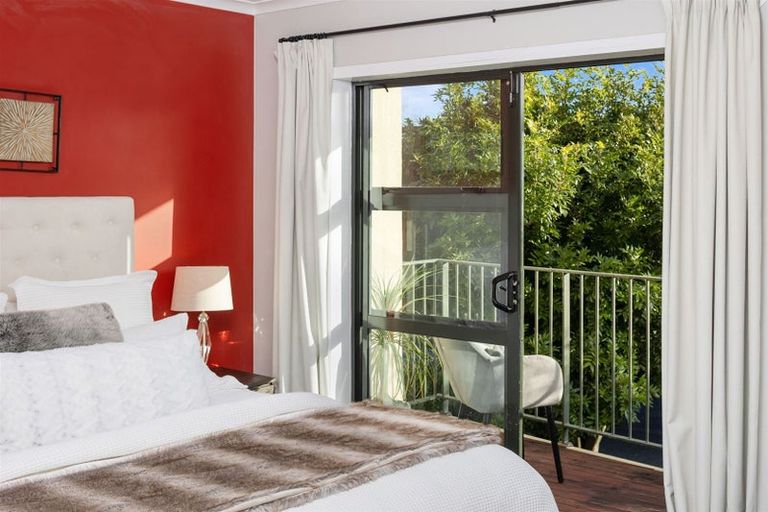 Photo of property in 11/17 Harbour View Road, Te Atatu Peninsula, Auckland, 0610