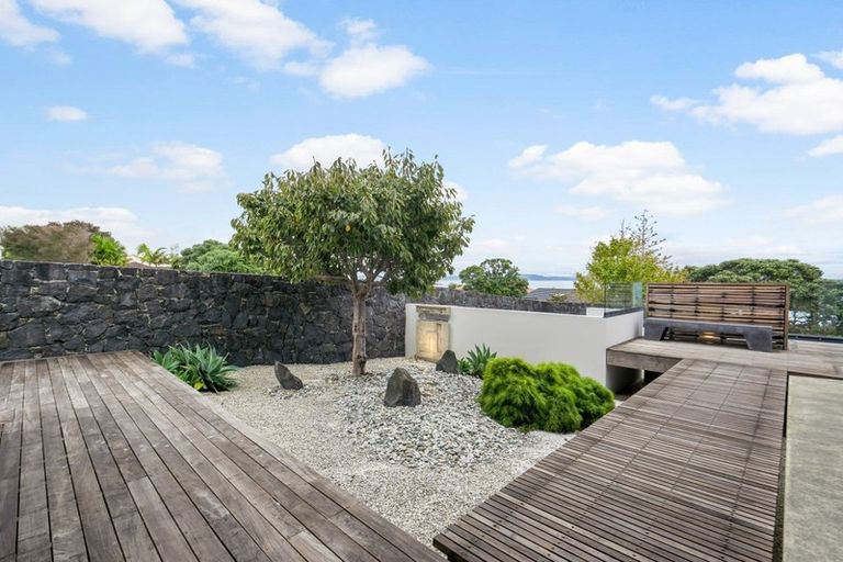 Photo of property in 51 Pacific Parade, Army Bay, Whangaparaoa, 0930