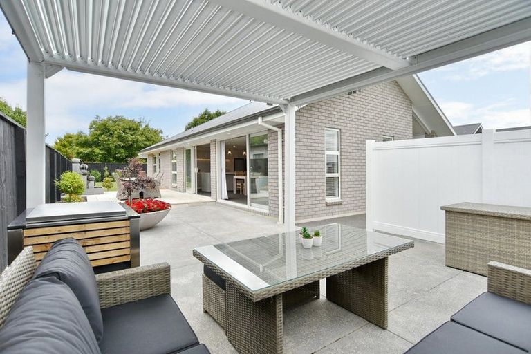 Photo of property in 19 Lewis Close, Rangiora, 7400