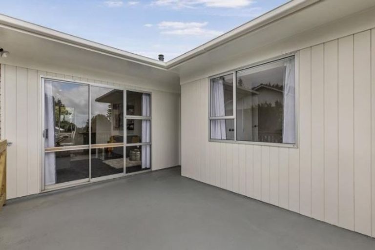 Photo of property in 41 Mack Place, Red Hill, Papakura, 2110