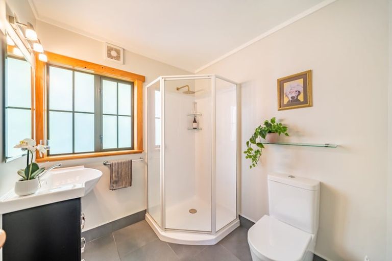 Photo of property in 45b Dowling Grove, Silverstream, Upper Hutt, 5019