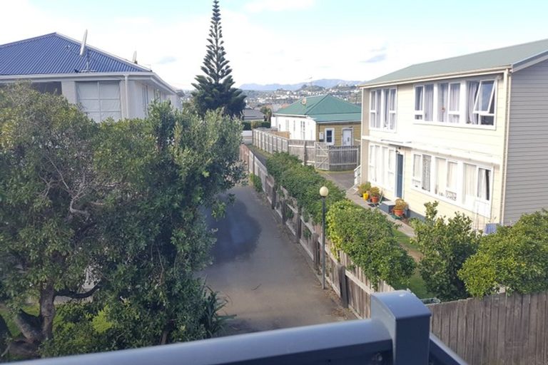 Photo of property in 18/125 Queens Drive, Lyall Bay, Wellington, 6022