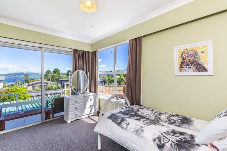 Photo of property in 5 Weka Road, Waipahihi, Taupo, 3330