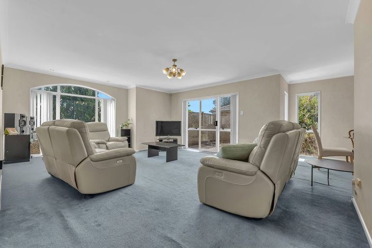 Photo of property in 60 Wattle Farm Road, Wattle Downs, Auckland, 2103