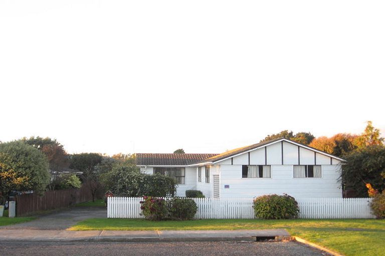 Photo of property in 49 Raumati Road, Raumati Beach, Paraparaumu, 5032