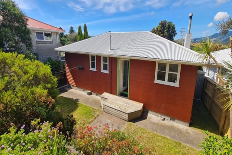 Photo of property in 20 Tarawa Street, Paekakariki, 5034