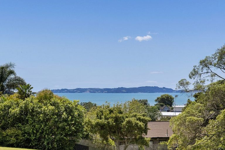 Photo of property in 14 Cyclades Place, Shelly Park, Auckland, 2014