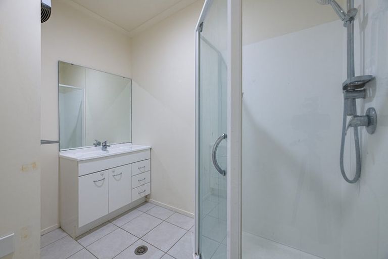 Photo of property in 10 Rosandich Drive, Sunnyvale, Auckland, 0612