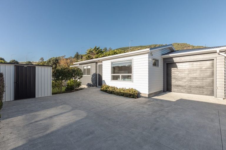 Photo of property in 41b Collins Avenue, Tawa, Wellington, 5028