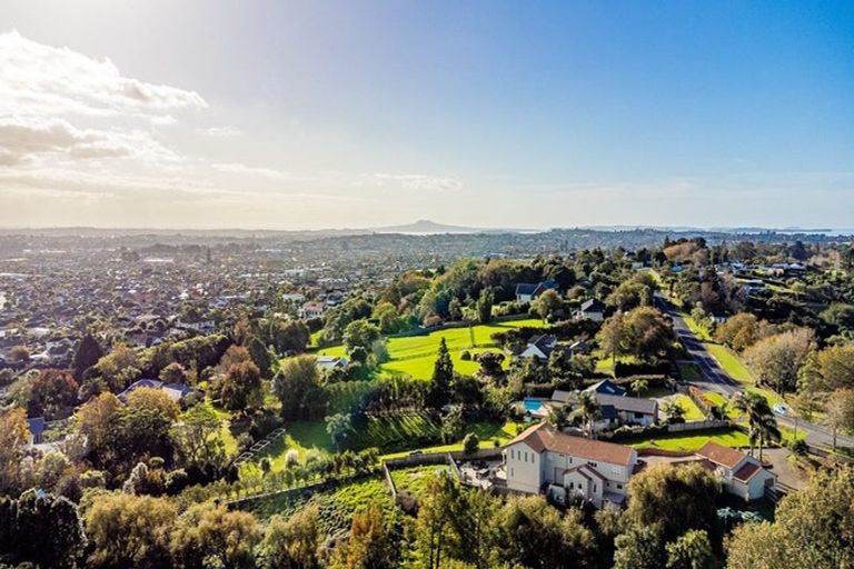 Photo of property in 236 Point View Drive, East Tamaki Heights, Auckland, 2016