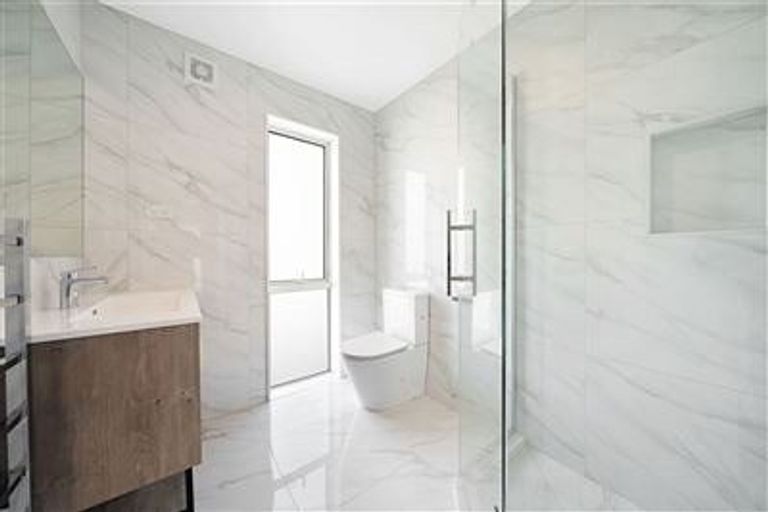 Photo of property in 24c Pipitea Place, Massey, Auckland, 0614