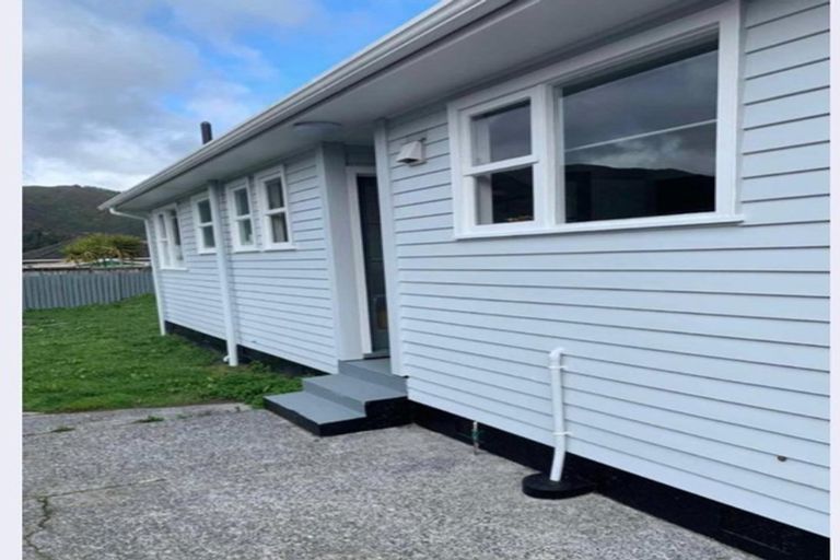 Photo of property in 20 Hamstead Street, Wainuiomata, Lower Hutt, 5014