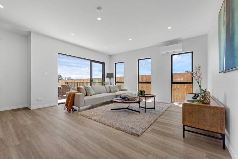 Photo of property in 27 Korowhiti Road, Clarks Beach, 2122