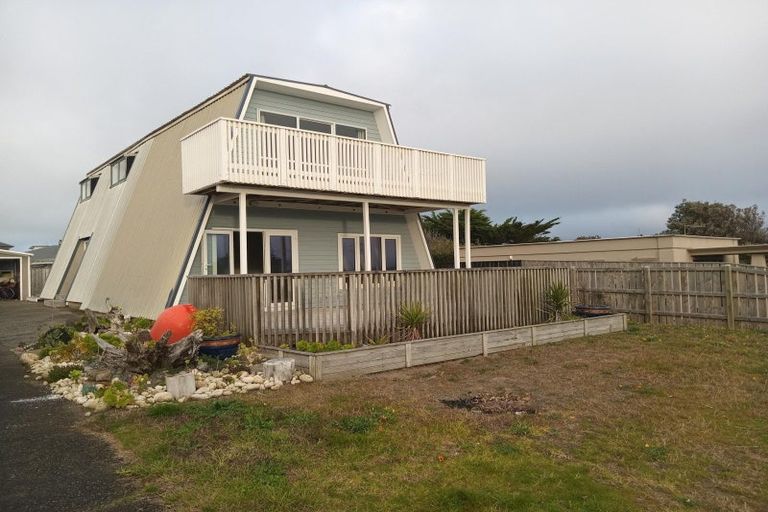 Photo of property in 74 Kahukura Avenue, Waitarere Beach, Levin, 5510