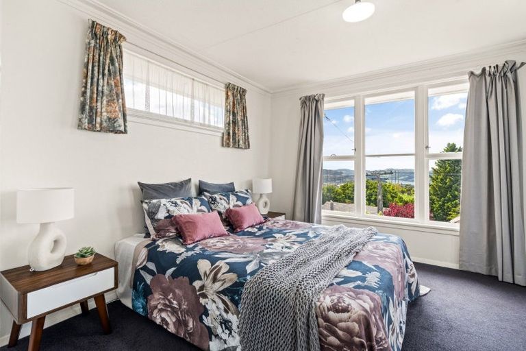 Photo of property in 18 Hanlon Street, Halfway Bush, Dunedin, 9010