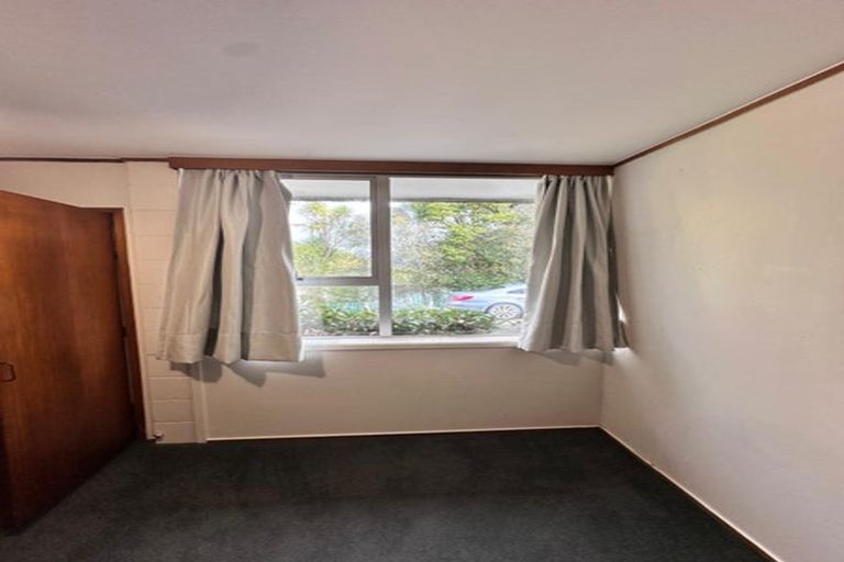 Photo of property in 17 Rosecamp Road, Beach Haven, Auckland, 0626