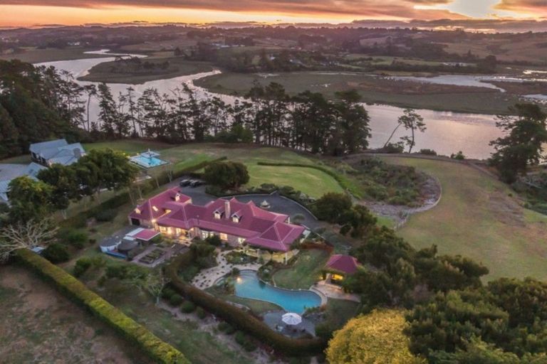 Photo of property in 72 Potts Road, Whitford, Howick, 2571