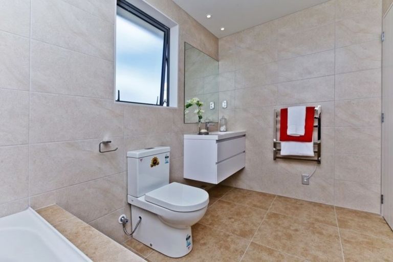 Photo of property in 14 Kaipuke Crescent, Gulf Harbour, Whangaparaoa, 0930