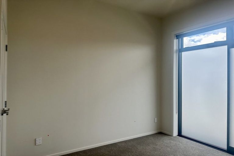 Photo of property in 17-17a The Strand, Wainuiomata, Lower Hutt, 5014