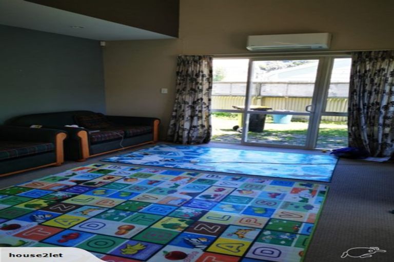 Photo of property in 38 Middleton Road, Johnsonville, Wellington, 6037