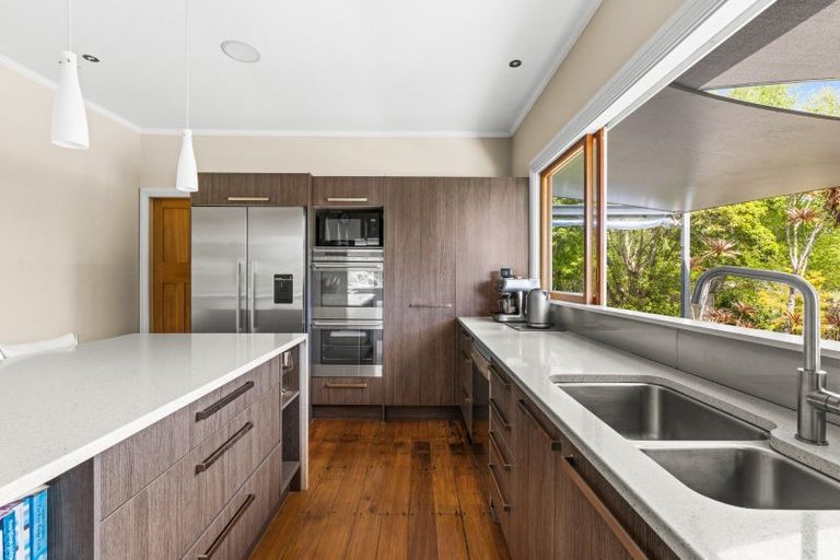 Photo of property in 137 Tauroa Road, Havelock North, 4130
