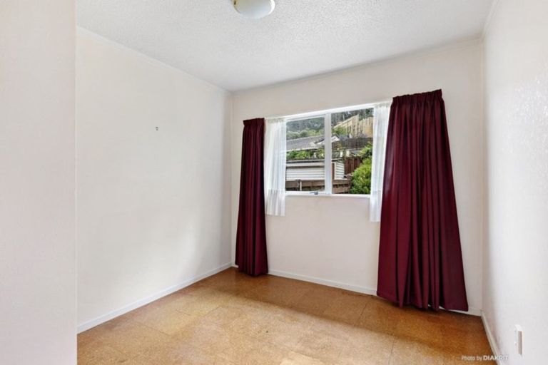 Photo of property in 7b Percy Dyett Drive, Karori, Wellington, 6012
