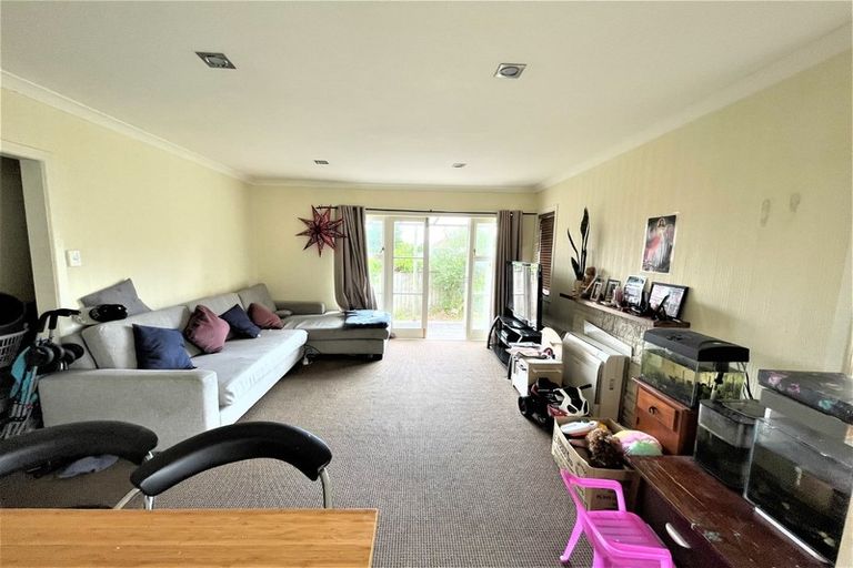 Photo of property in 1/3 Mackenzie Street, Te Atatu South, Auckland, 0610